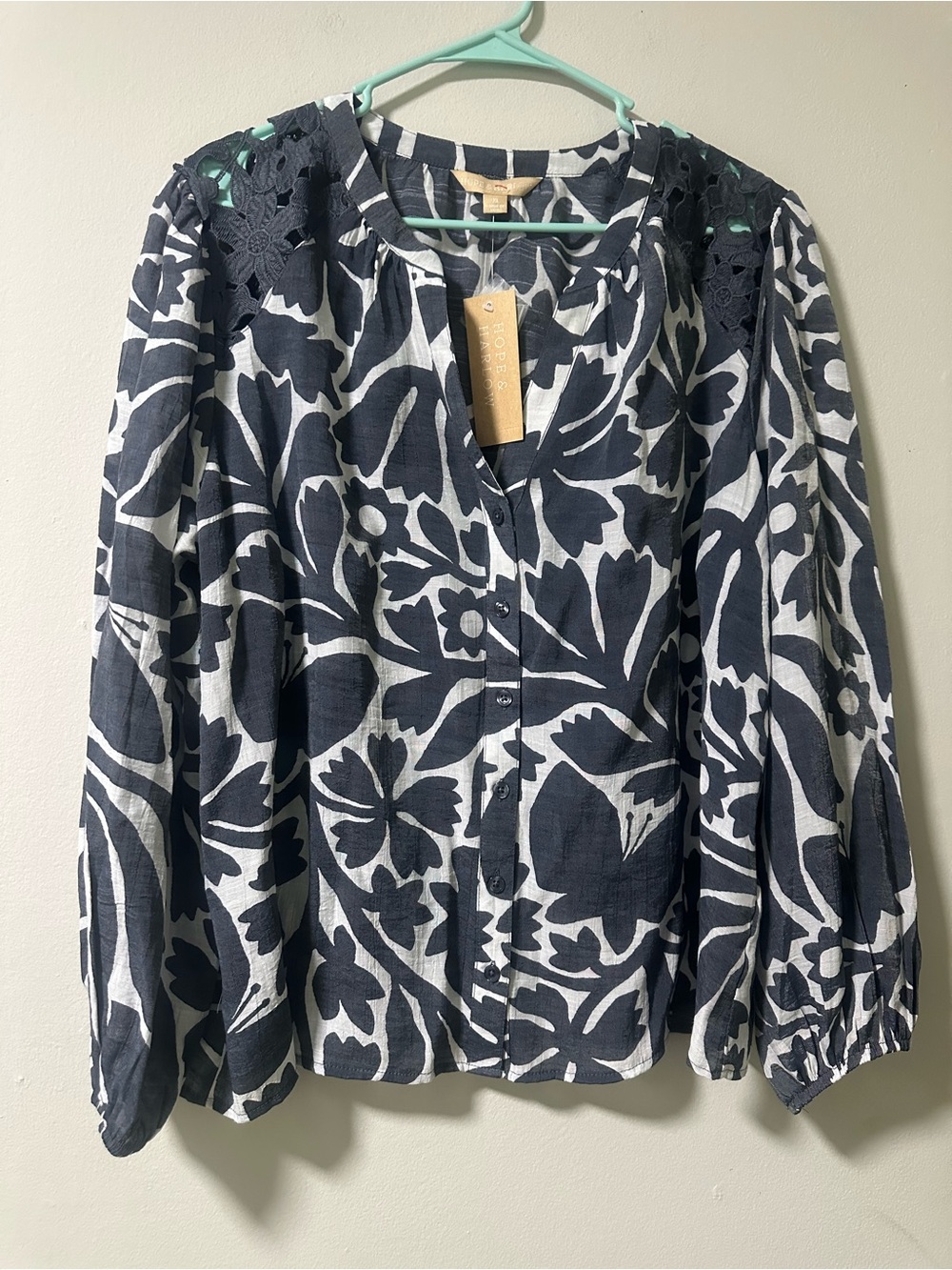 Hope & Harlow Blue Floral Button-Down Blouse with Lace Shoulder Insets